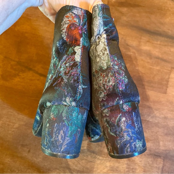 💥Zigi Soho Nydia Floral Ankle Boots💥 - Picture 5 of 9